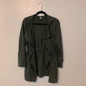 Army Green Light Jacket With Hood and Synched Waist
